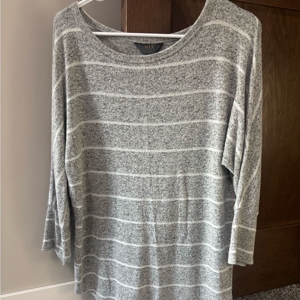 Gray and White Knit Top